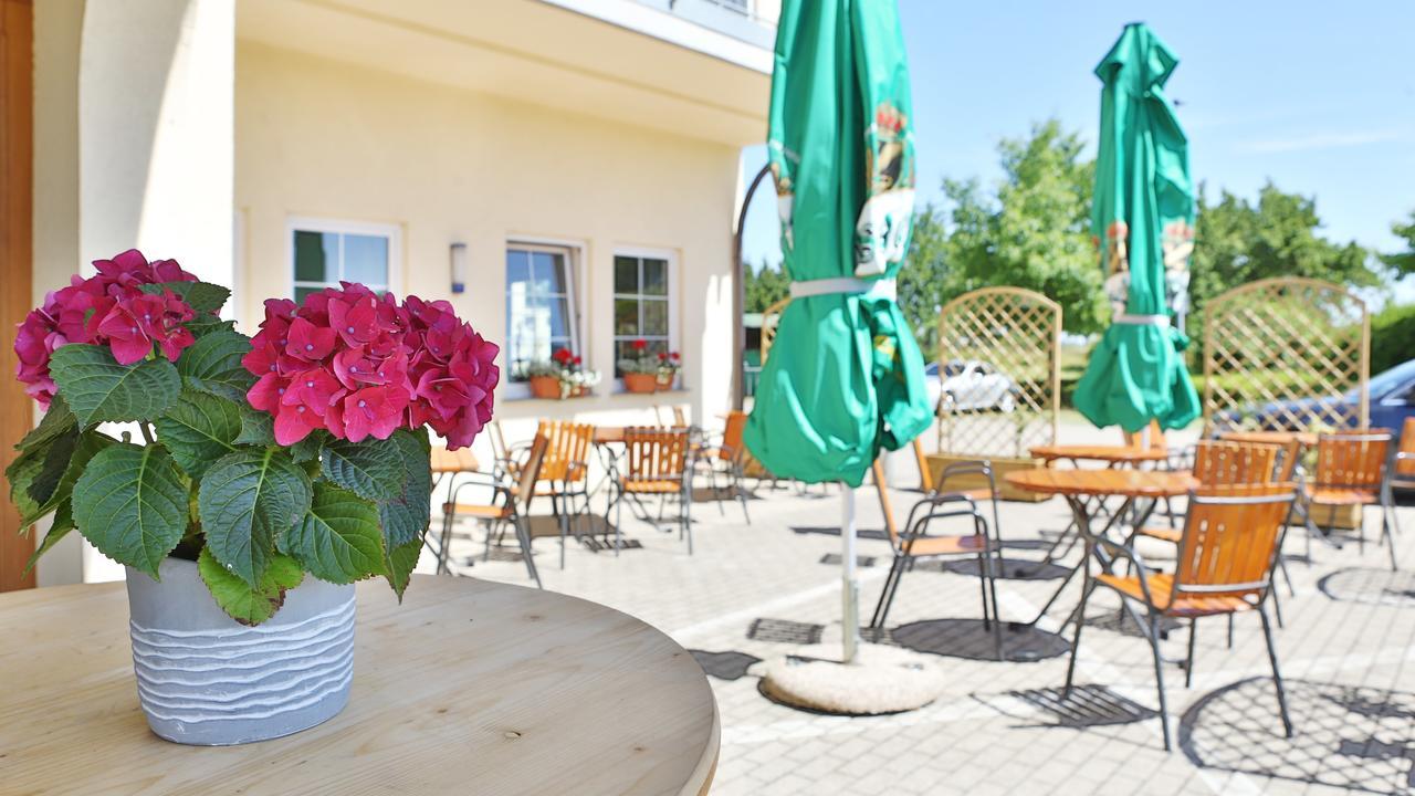 Hotel Alznauer Hof Gomaringen エクステリア 写真