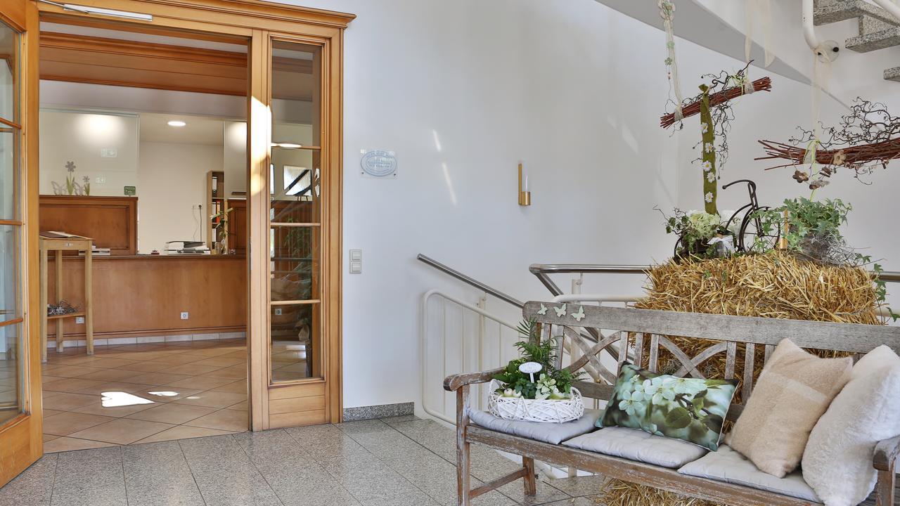 Hotel Alznauer Hof Gomaringen エクステリア 写真